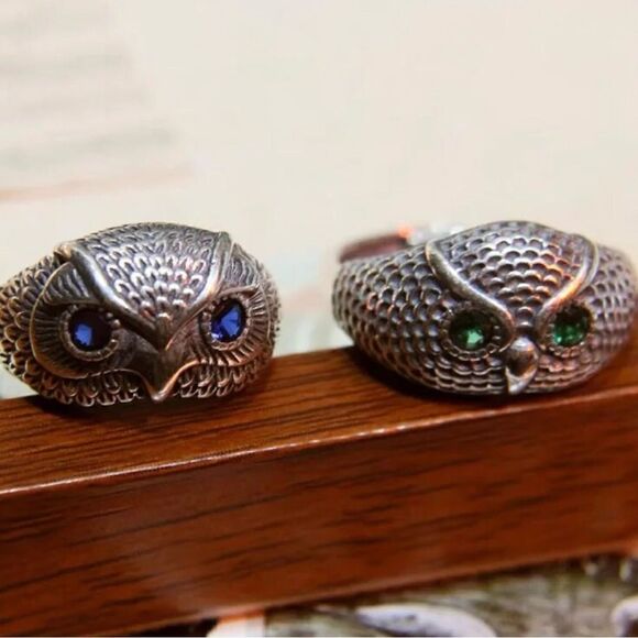 The Blue Eyed Owl Ring in antiqued 925 silver - Picture 7 of 7